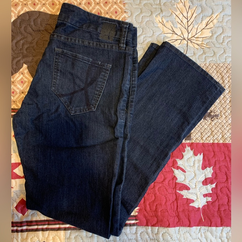 🍉 !It Jeans, straight leg, distressed, straight leg, stretchy, designer, EUC, 28
